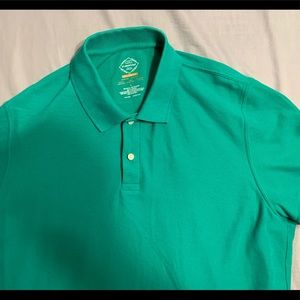 St. John’s Bay 60%cotton-40%polyester polo, Size L. Like new. No tears/holes.